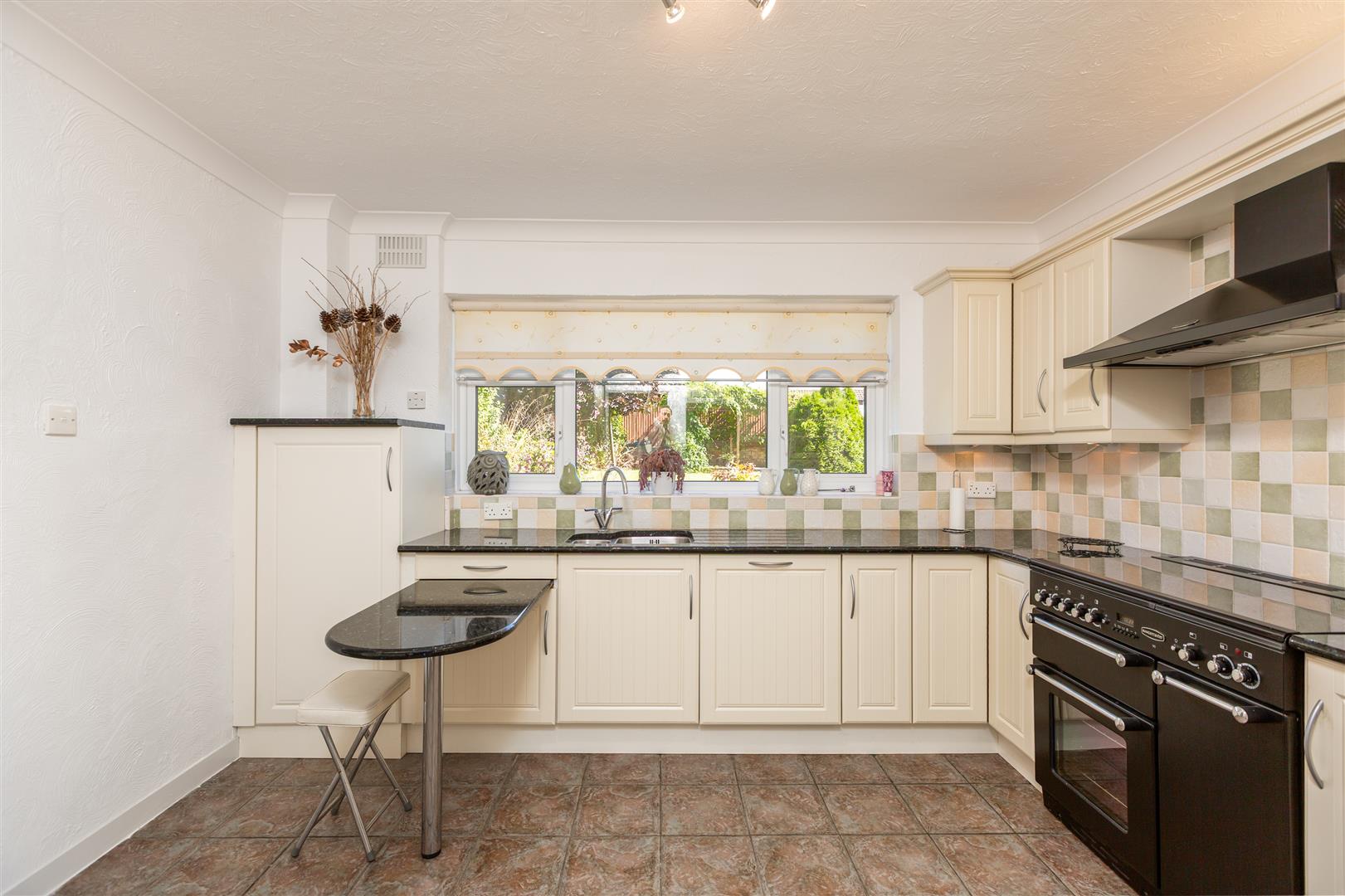 Saunders Way, Sketty, Swansea, SA2 8BJ
